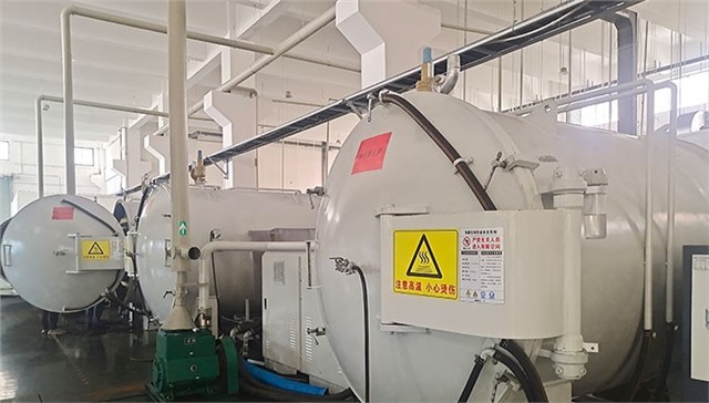 Horizontal high temperature graphitization furnace